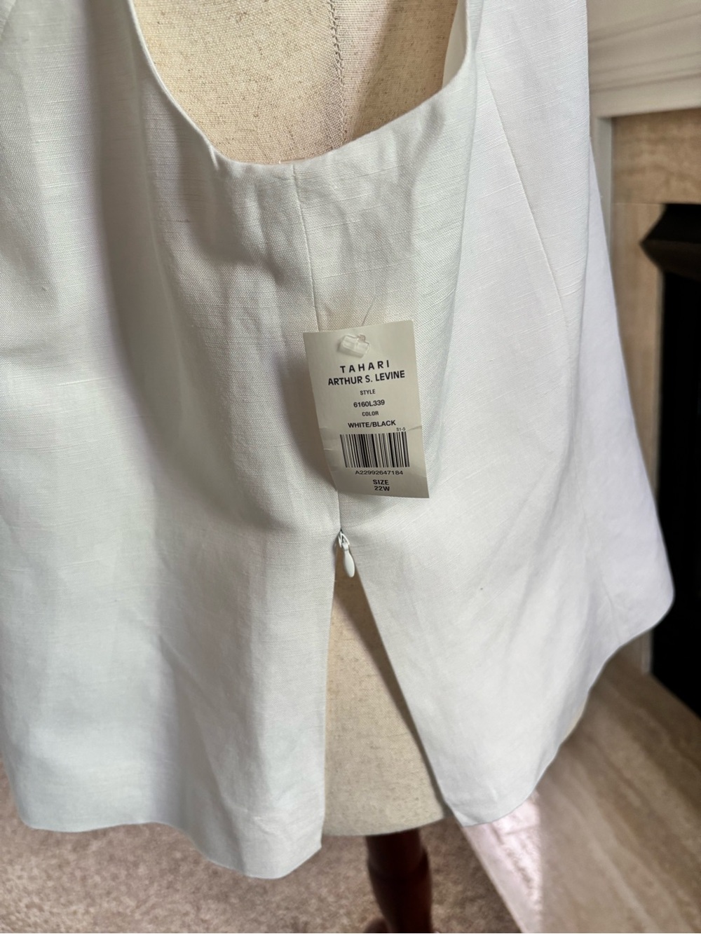 *NEW* Tahari “Arthur S. Levine” - White Linen Camisole/Top - Size - 22W - Picture 7 of 8